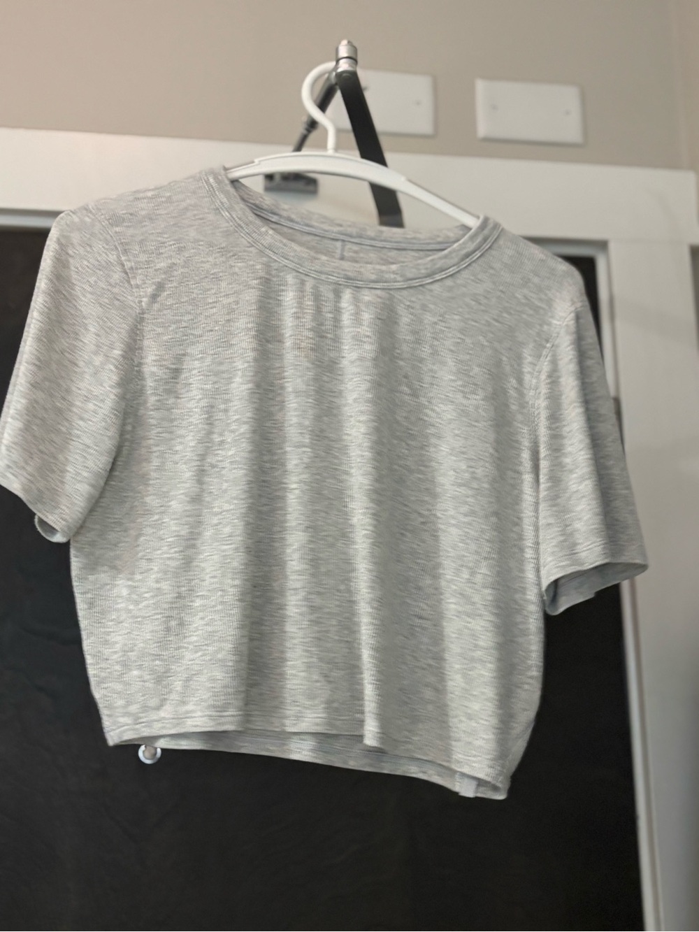 Lululemon Heather Gray Crop Tee - Sz 14